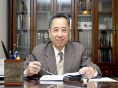 学生正在“实刀实枪”的工程实践中提拔立异能